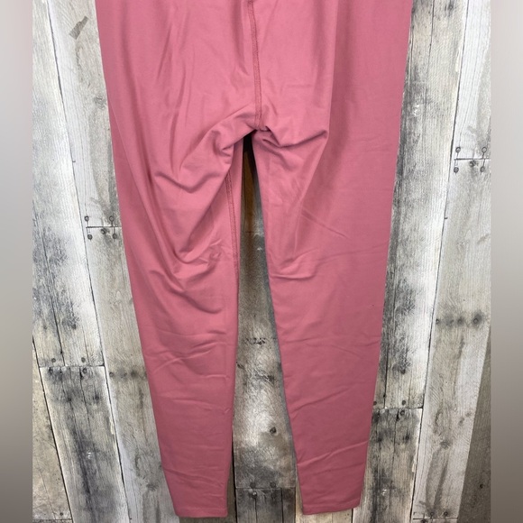 Year of Ours Samba Ruffle Legging in Rose Pink Size Medium. - Picture 9 of 16